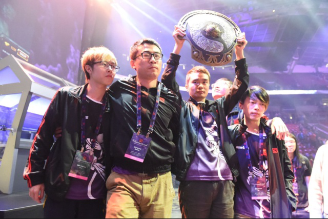 雄鹿的一名 雄鹿的一名